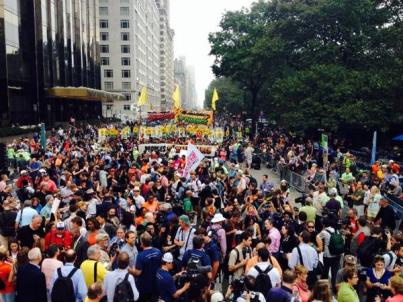 Rhaid atal cynhesu byd-eang - medd 400,000 wrth orymdeithio ym Manhattan