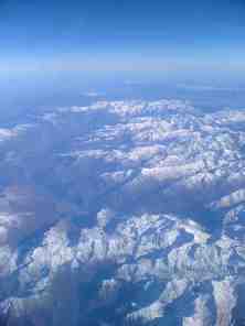 Cytundeb bod systemau naturiol y Ddaear yn cael eu newid can weithgarwch dynol