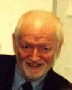 Dr Phil Williams, gwyddonydd ac Aelod Cynulliad Plaid Cymru a rybuddiodd am beryglon cynhesu byd-eang 16 mlynedd yn ol.